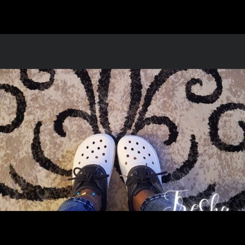ISO!!!!  crocs Islanders
